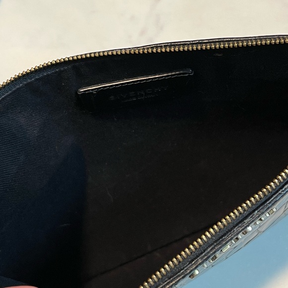 Givenchy embossed leather pouch - Picture 6 of 6